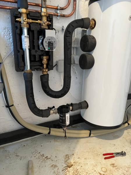 Installation d’une pompe à chaleur Vaillant Arotherm DUO dans une maison à Gainneville avec MaPrimeRénov’