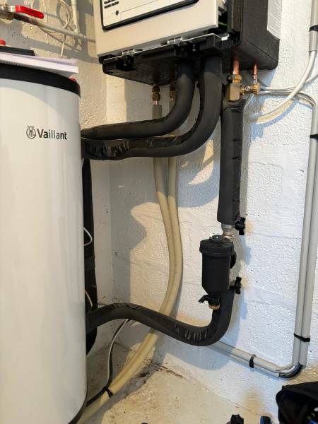 Installation d’une pompe à chaleur Vaillant Arotherm DUO dans une maison à Gainneville avec MaPrimeRénov’