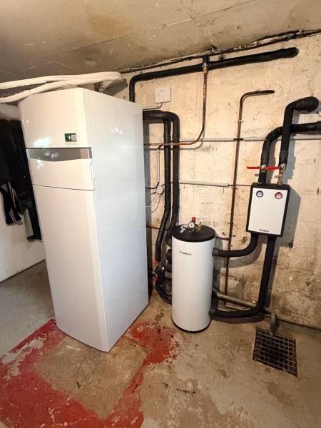 Unité de pompe à chaleur air/eau Vaillant intérieure