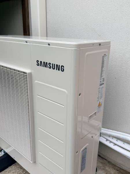 Installation d’une pompe à chaleur air/air multi-split Samsung pour climatiser des combles à Montivilliers (76290)