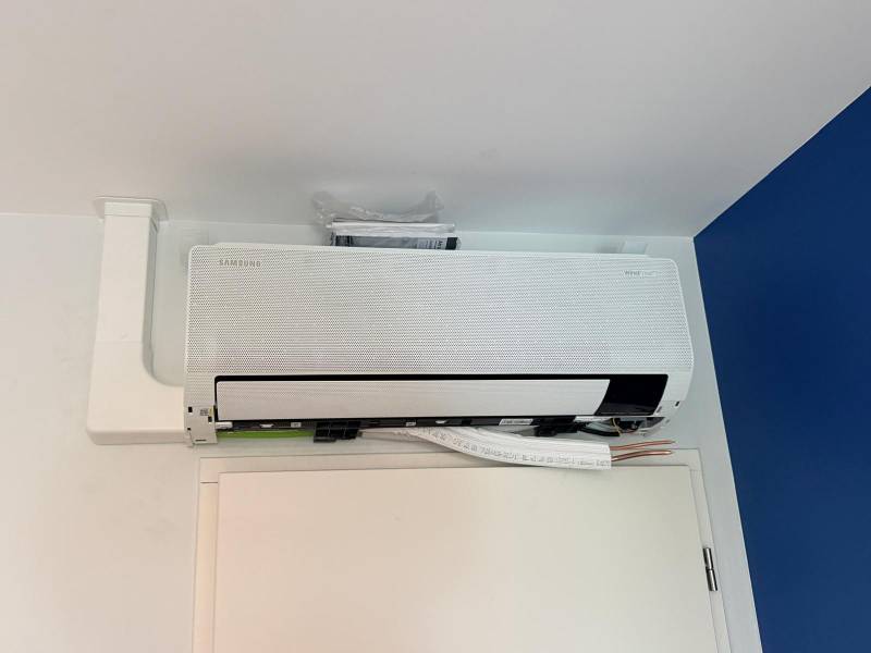 Installation d’une pompe à chaleur air/air multi-split Samsung pour climatiser des combles à Montivilliers (76290)